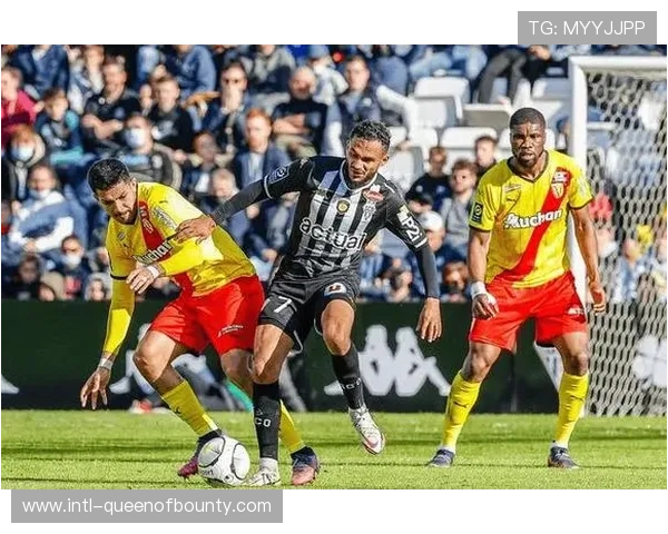 朗斯有意引进斯特拉斯堡前锋帕尼凯利，面临多队竞争