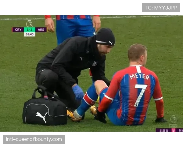 毕尔巴鄂竞技球员桑塞特犯规经VAR介入后被红牌罚下