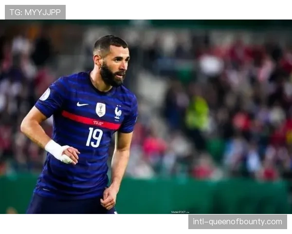 专家评本泽马回归法国队：25分钟即可扭转比赛局势的老将价值。